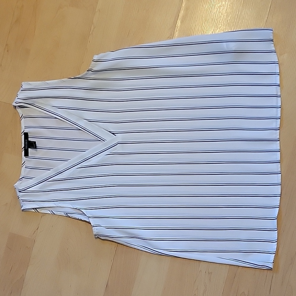Forever21 Small Black Striped White Tank Top